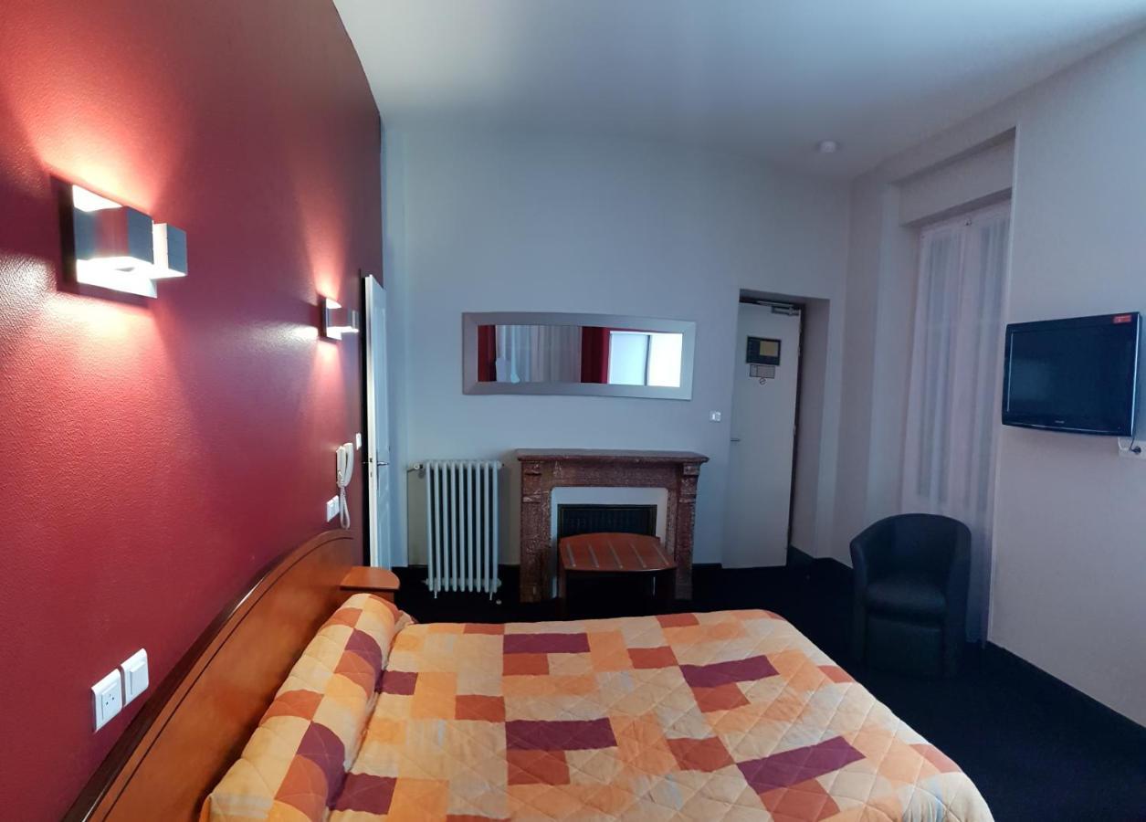 Hotel De La Paix Oloron-Sainte-Marie Eksteriør billede