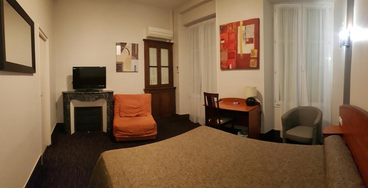 Hotel De La Paix Oloron-Sainte-Marie Eksteriør billede