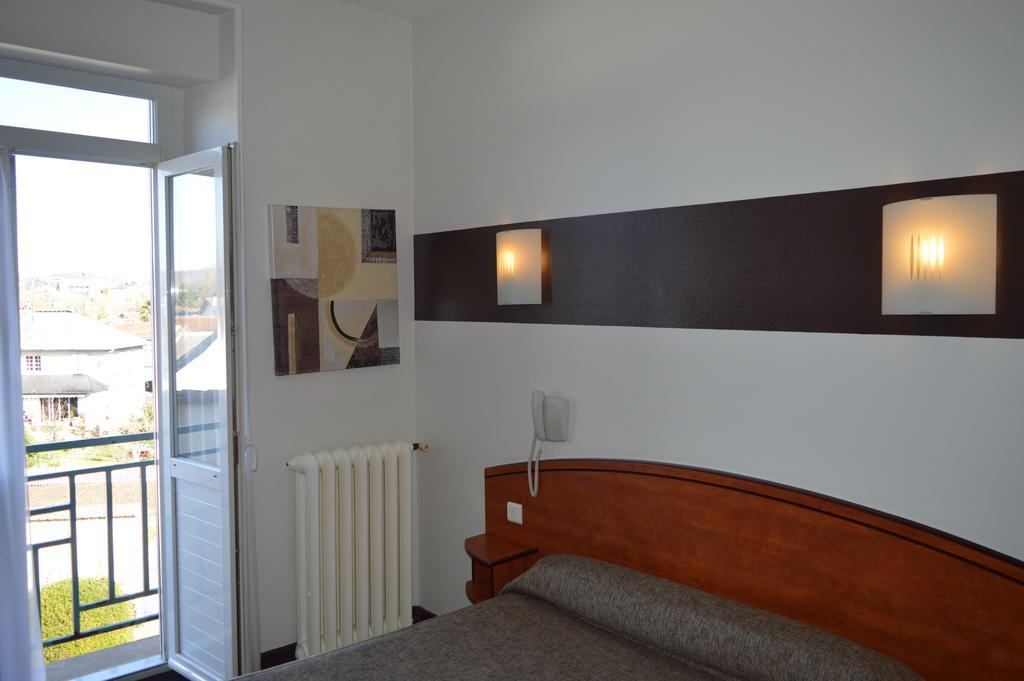 Hotel De La Paix Oloron-Sainte-Marie Eksteriør billede
