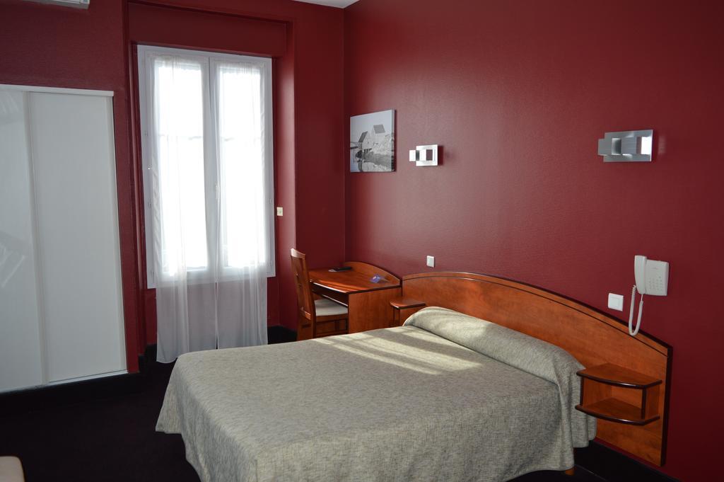 Hotel De La Paix Oloron-Sainte-Marie Eksteriør billede